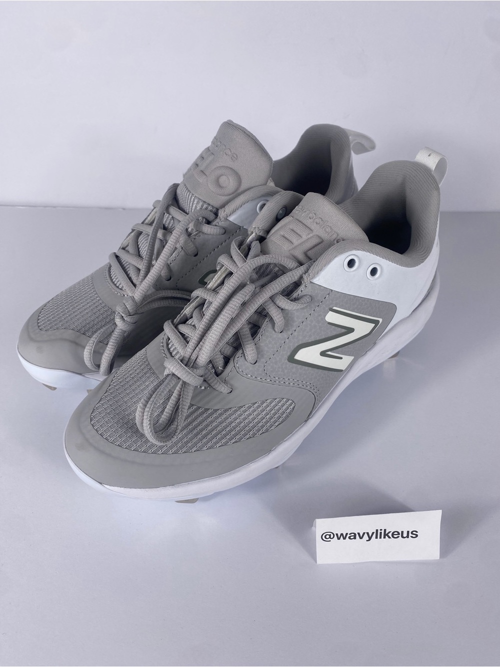 New Balance Fresh Foam Velo V3 Softball Cleats Grey White SMVELOG3 Womens Size 7